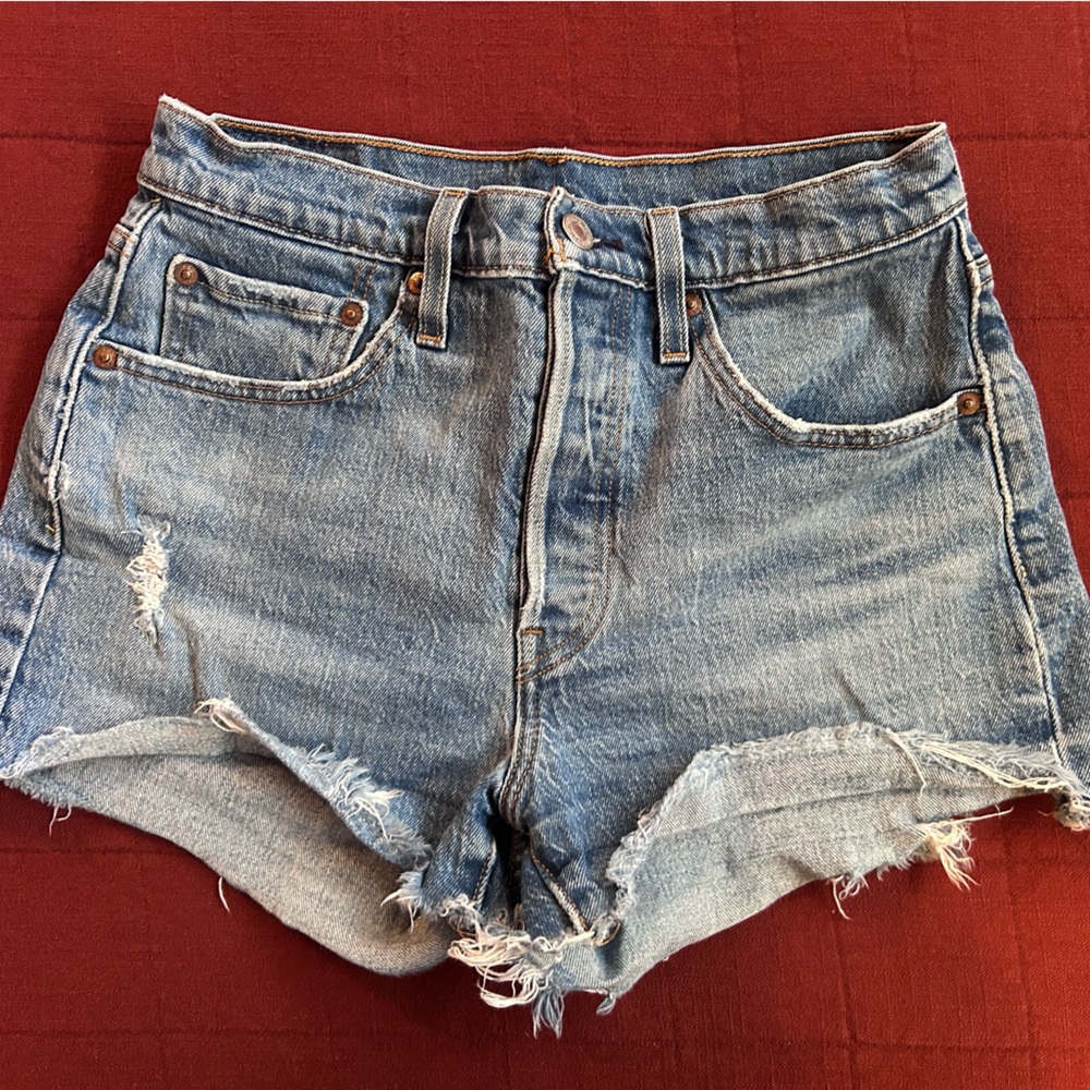 Levi’s 501 cutoff shorts